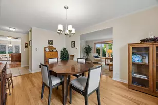 3300 Ailsworth Ct, Darien, IL 60561 - Photo 9
