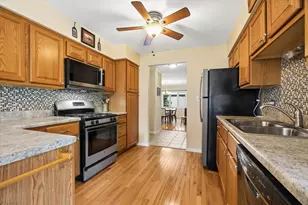 3300 Ailsworth Ct, Darien, IL 60561 - Photo 11