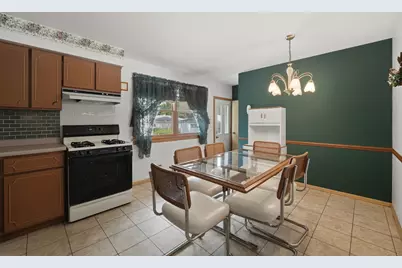 730 W Beach Drive, Addison, IL 60101 - Photo 5