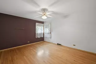 730 W Beach Dr, Addison, IL 60101 - Photo 11