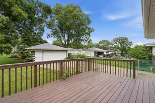 730 W Beach Dr, Addison, IL 60101 - Photo 19