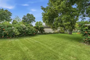 730 W Beach Dr, Addison, IL 60101 - Photo 21