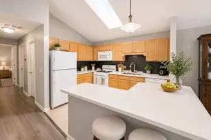 634 Le Parc Cir, Buffalo Grove, IL 60089 - Photo 5