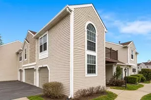 634 Le Parc Cir, Buffalo Grove, IL 60089 - Photo 1