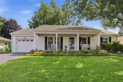 17 Whitehall Court, Buffalo Grove, IL 60089 - Photo 1