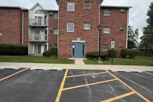 1354 Cunat Ct, Lake in the Hills, IL 60156 - Photo 1
