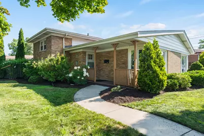 5016 W 107th Street, Oak Lawn, IL 60453 - Photo 1