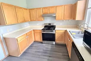 2209 Sunrise Cir, Aurora, IL 60503 - Photo 5