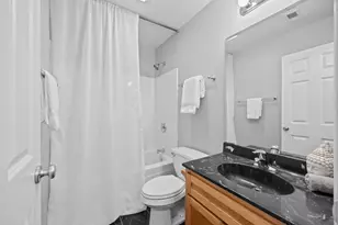 1249 N Bosworth Ave, Chicago, IL 60642 - Photo 13