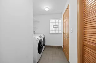 1249 N Bosworth Ave, Chicago, IL 60642 - Photo 21