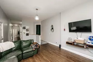 735 E 50th St, Chicago, IL 60615 - Photo 5