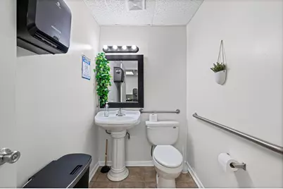 1104 W Glen Flora Avenue, Waukegan, IL 60085 - Photo 25