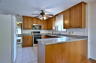 611 N Lincoln Ave, Addison, IL 60101 - Photo 5