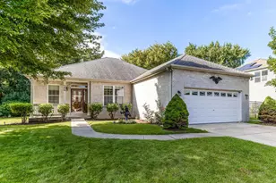 306 Greenview Ln, Lake Villa, IL 60046 - Photo 1