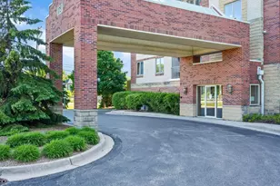 175 W Brush Hill Rd, Elmhurst, IL 60126 - Photo 3
