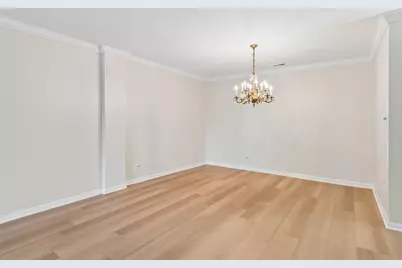 501 Lake Hinsdale Drive #109, Willowbrook, IL 60527 - Photo 7