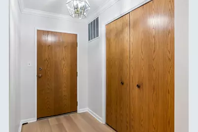 501 Lake Hinsdale Drive #109, Willowbrook, IL 60527 - Photo 9
