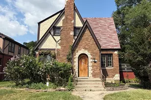 824 S Clifton Ave, Park Ridge, IL 60068 - Photo 1
