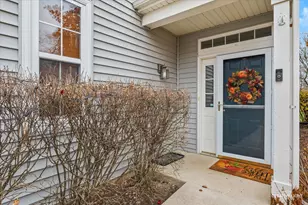 2406 Brush Hill Cir, Joliet, IL 60432 - Photo 3