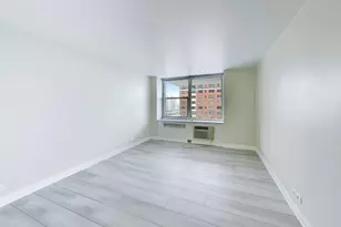 4250 N Marine Dr, Chicago, IL 60613 - Photo 13