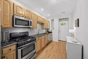 4852 N Sacramento Ave, Chicago, IL 60625 - Photo 11