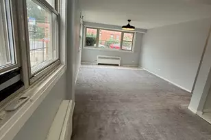 6700 S Paxton Ave, Chicago, IL 60649 - Photo 7