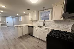 7627 W 64 St, Summit, IL 60501 - Photo 7