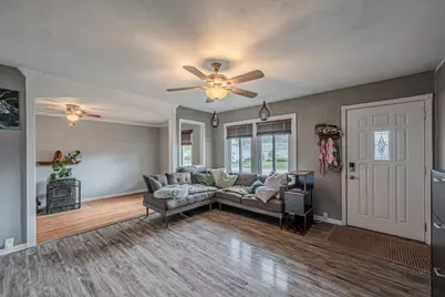 404 Kenyon Avenue, Romeoville, IL 60446 - Photo 3
