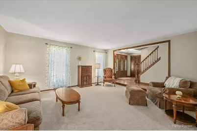 1280 Pembrook Circle, Roselle, IL 60172 - Photo 5