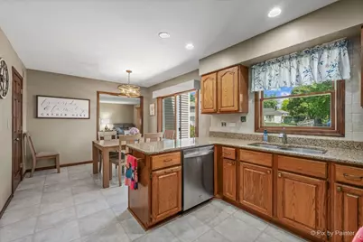 1280 Pembrook Circle, Roselle, IL 60172 - Photo 9