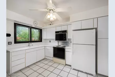 4136 Cove Lane #E, Glenview, IL 60025 - Photo 17