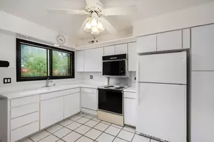 4136 Cove Ln, Glenview, IL 60025 - Photo 17