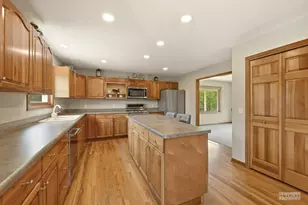 2066 Bernadette Ln, Yorkville, IL 60560 - Photo 17