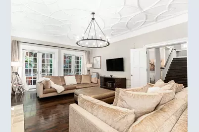 5421 S Hyde Park Boulevard, Chicago, IL 60615 - Photo 9