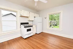 610 N Mclean St, Bloomington, IL 61701 - Photo 5