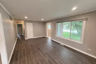 103 Shabbona Dr, Park Forest, IL 60466 - Photo 3
