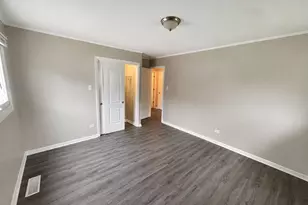 103 Shabbona Dr, Park Forest, IL 60466 - Photo 9