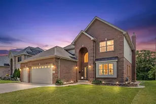 427 W Natoma Ave, Addison, IL 60101 - Photo 1