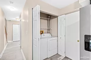 87 Townsend Cir, Naperville, IL 60565 - Photo 15