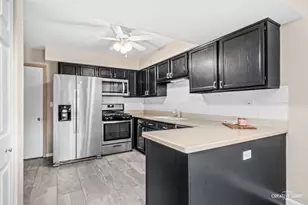 87 Townsend Cir, Naperville, IL 60565 - Photo 7