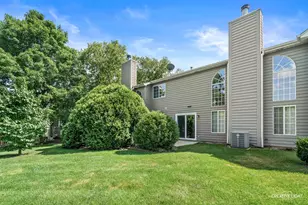 87 Townsend Cir, Naperville, IL 60565 - Photo 17