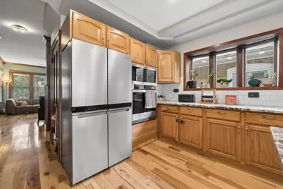 6210 N Moody Avenue, Chicago, IL 60646 - Photo 9