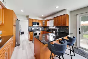 1952 Pastoral Ln, Hanover Park, IL 60133 - Photo 11