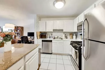 545 N Dearborn Street #1903, Chicago, IL 60654 - Photo 5
