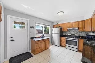 9837 Garden Ct, Schiller Park, IL 60176 - Photo 9