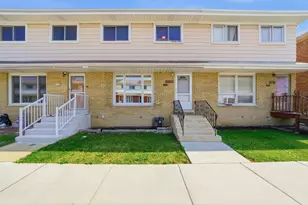 9837 Garden Ct, Schiller Park, IL 60176 - Photo 3