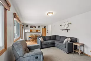 354 White Tail Dr, Hainesville, IL 60030 - Photo 11