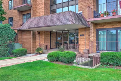 1717 W Crystal Lane #512, Mount Prospect, IL 60056 - Photo 1