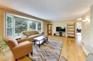 206 W Hiawatha Trail, Mount Prospect, IL 60056 - Photo 5