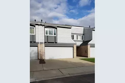 227 Lakeshore Lane, Bloomingdale, IL 60108 - Photo 1